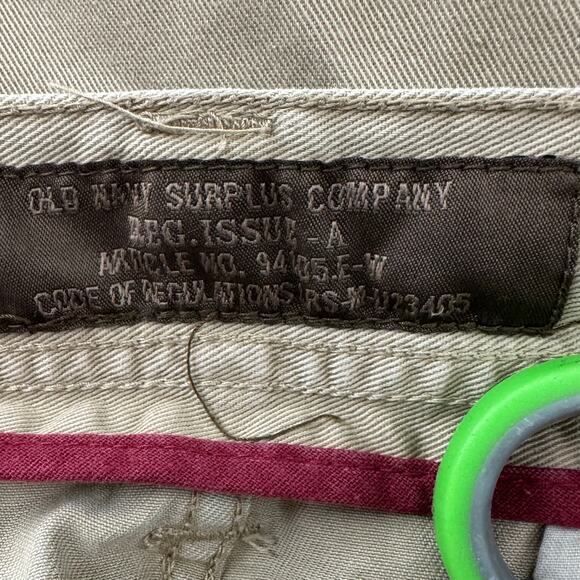 Old Navy Surplus Cargo Shorts Mens 36 khaki Button Pockets Baggy Skater Y2k - Picture 3 of 7